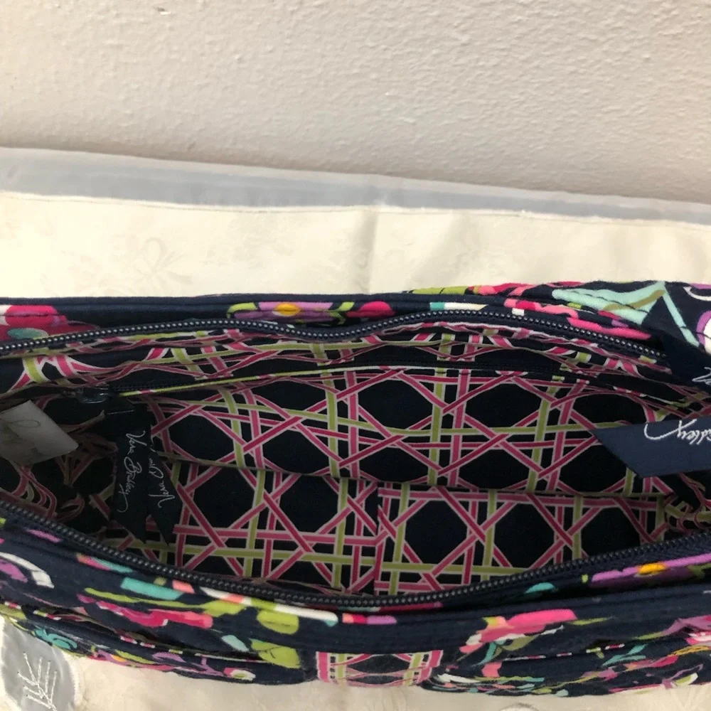 Vera Bradley Small Shoulder Purse Top Zipper Closure - Picture 5 of 9